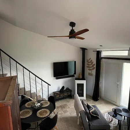 Jolie Annexe Du Mas Dans Le Coeur De La Garrigue Nimoise Vakantiehuis *