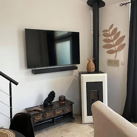 Jolie Annexe Du Mas Dans Le Coeur De La Garrigue Nimoise