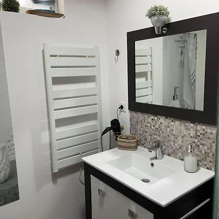 Ferienhaus Jolie Annexe Du Mas Dans Le Coeur De La Garrigue Nimoise Nîmes