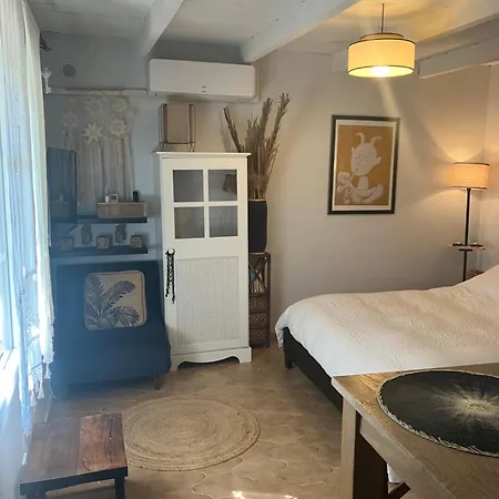 Jolie Annexe Du Mas Dans Le Coeur De La Garrigue Nimoise *