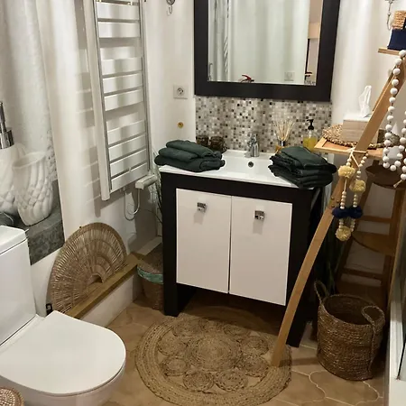 Vakantiehuis Jolie Annexe Du Mas Dans Le Coeur De La Garrigue Nimoise Nîmes