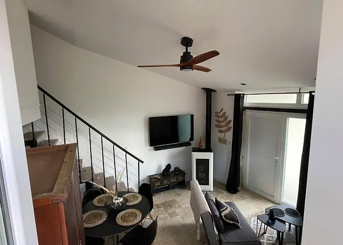 Jolie Annexe Du Mas Dans Le Coeur De La Garrigue Nimoise בית נופש *