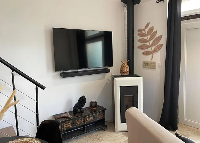 Jolie Annexe Du Mas Dans Le Coeur De La Garrigue Nimoise