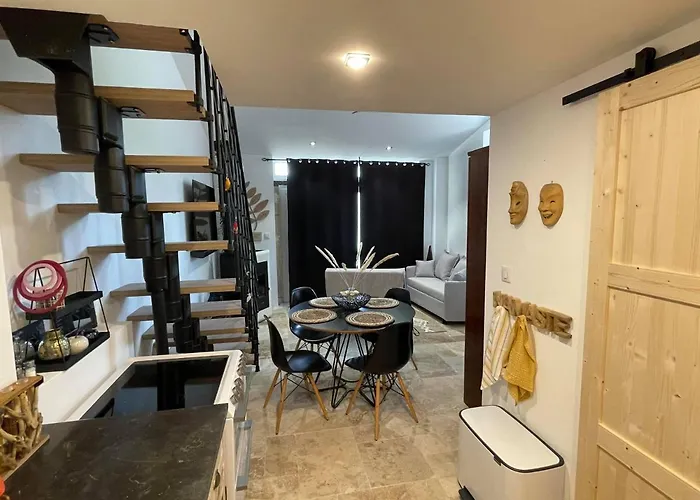 Jolie Annexe Du Mas Dans Le Coeur De La Garrigue Nimoise * נים