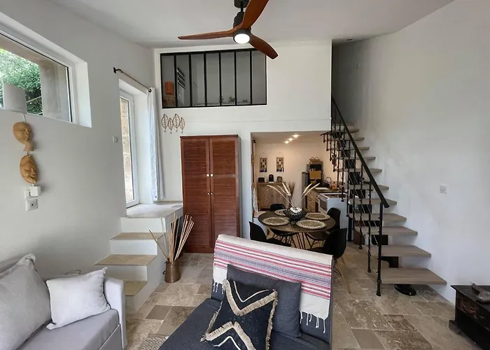 Jolie Annexe Du Mas Dans Le Coeur De La Garrigue Nimoise * נים