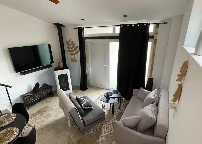 Jolie Annexe Du Mas Dans Le Coeur De La Garrigue Nimoise * נים