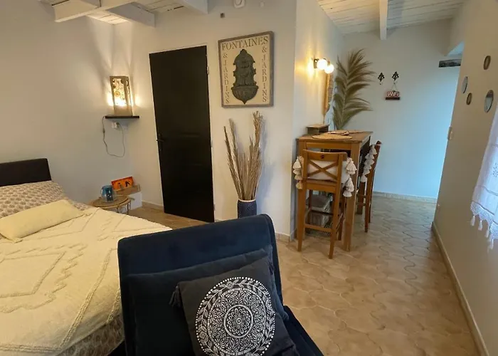 בית נופש Jolie Annexe Du Mas Dans Le Coeur De La Garrigue Nimoise